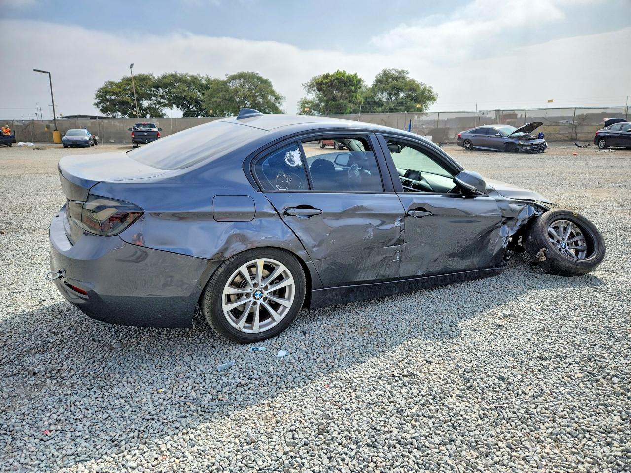 2018 BMW 320 I — снимка 3