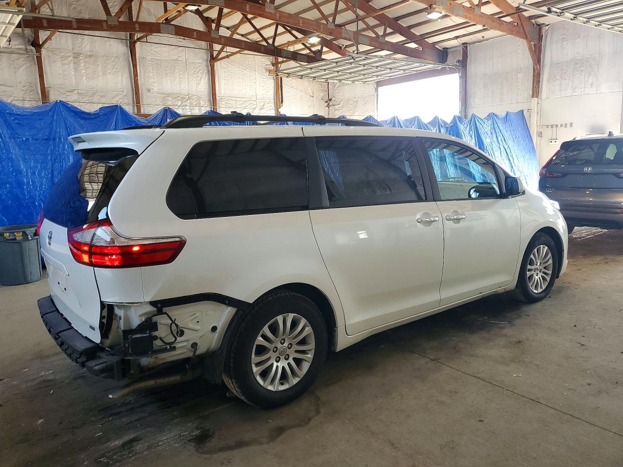 2015 TOYOTA SIENNA XLE 8-PASSENGER — снимка 3