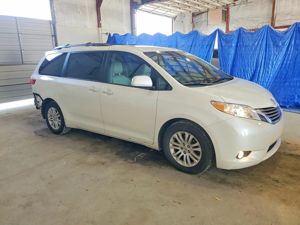 2015 TOYOTA SIENNA XLE 8-PASSENGER — снимка 4