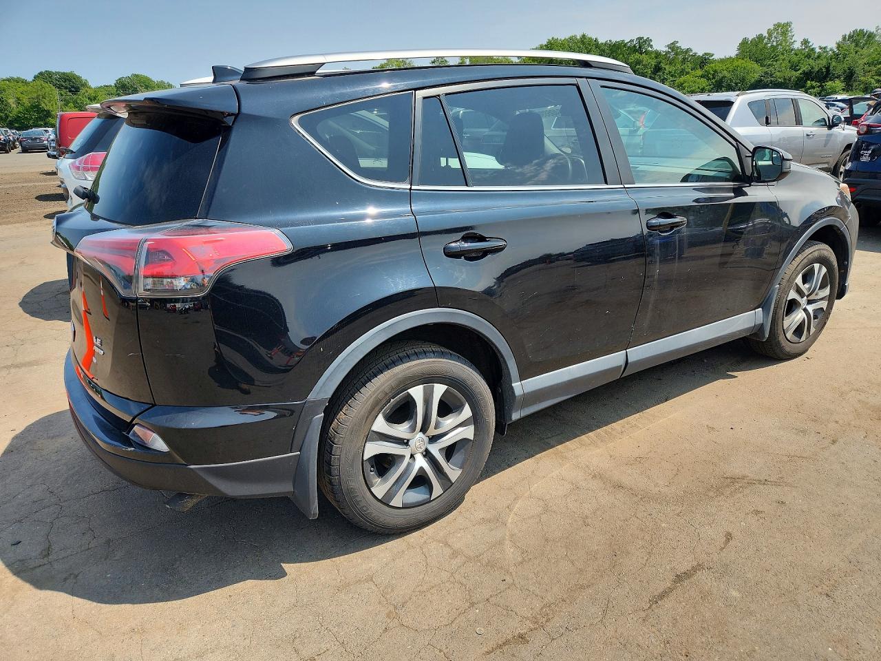 2018 TOYOTA RAV4 LE — снимка 3