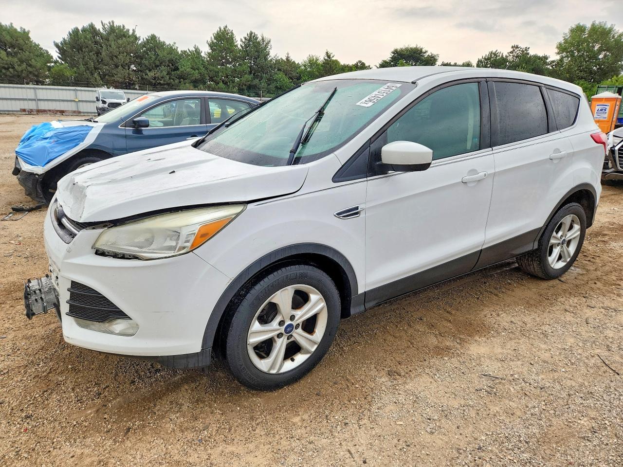 2016 FORD ESCAPE SE