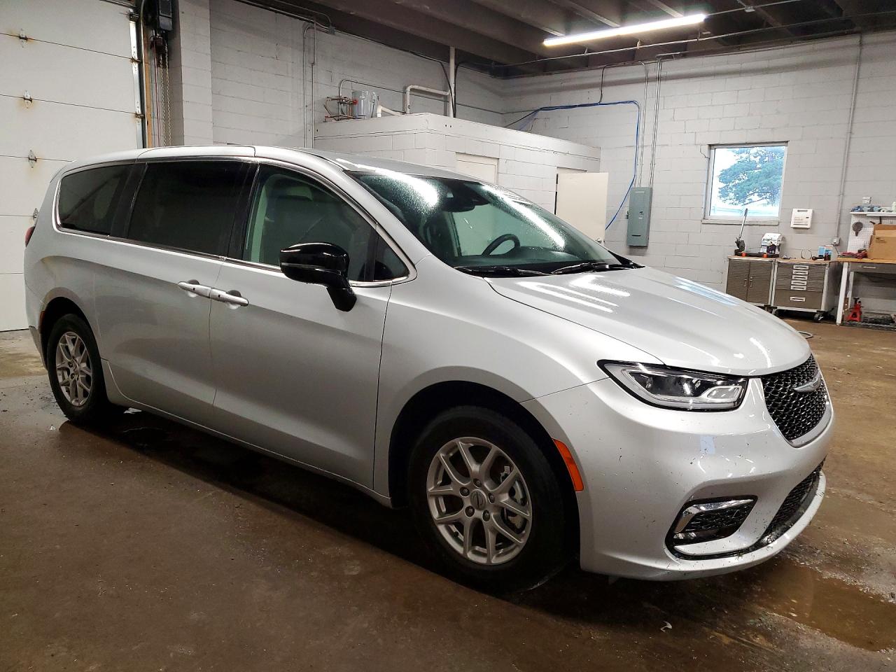 2024 CHRYSLER PACIFICA TOURING L — снимка 4