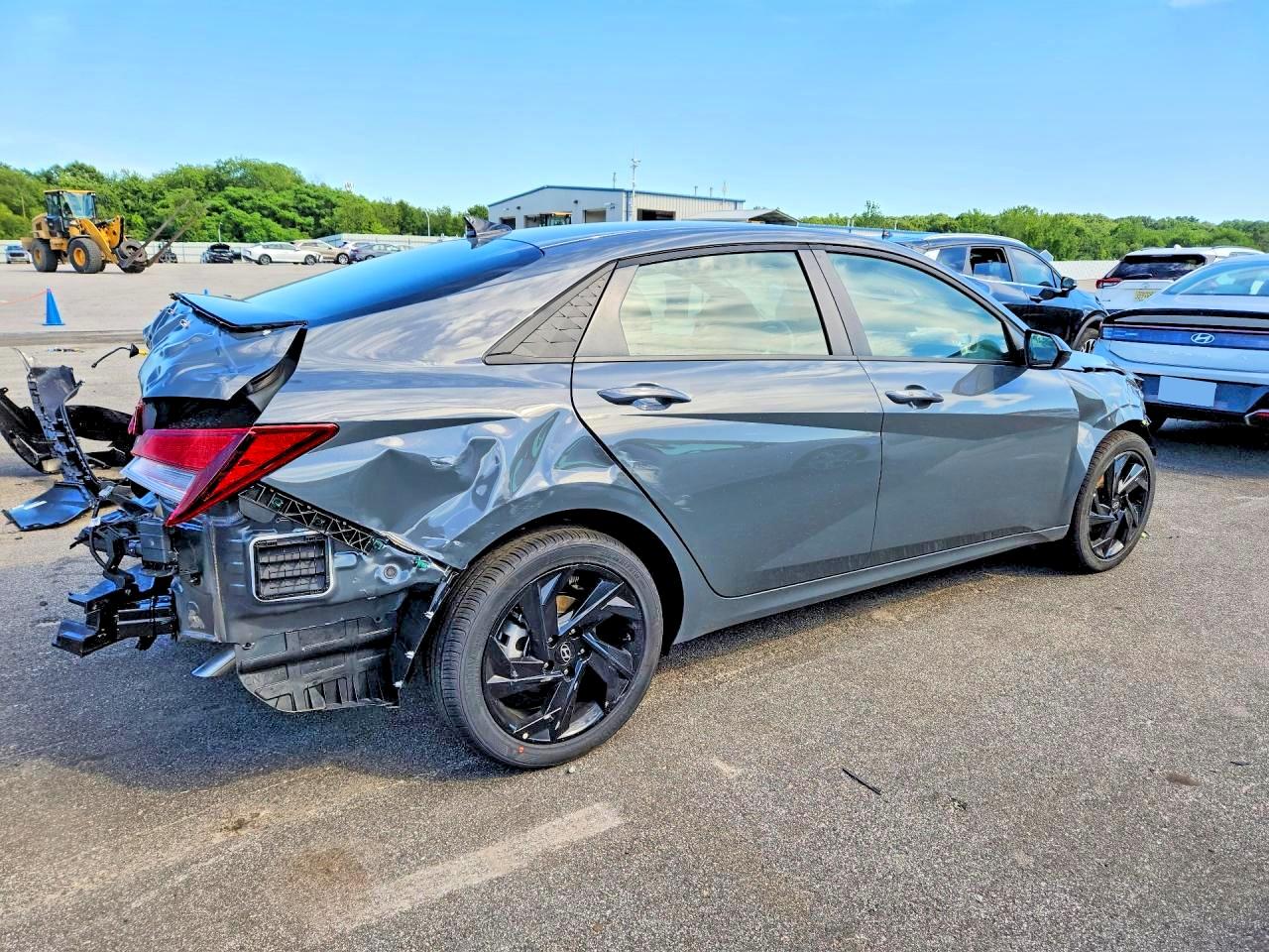 2026 HYUNDAI ELANTRA SEL SPORT — снимка 3
