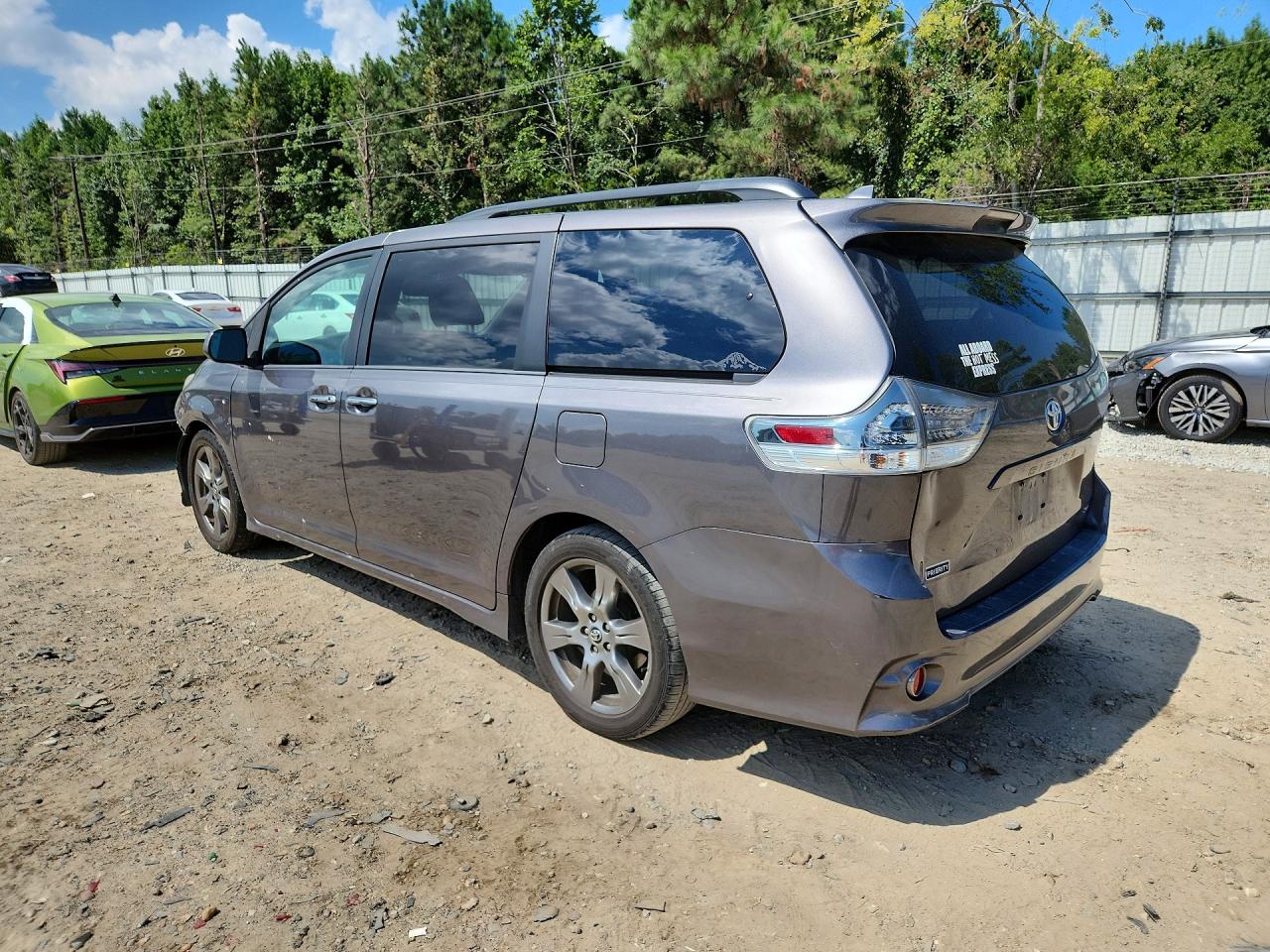 2018 TOYOTA SIENNA SE PREMIUM 8-PASSENGER — снимка 2