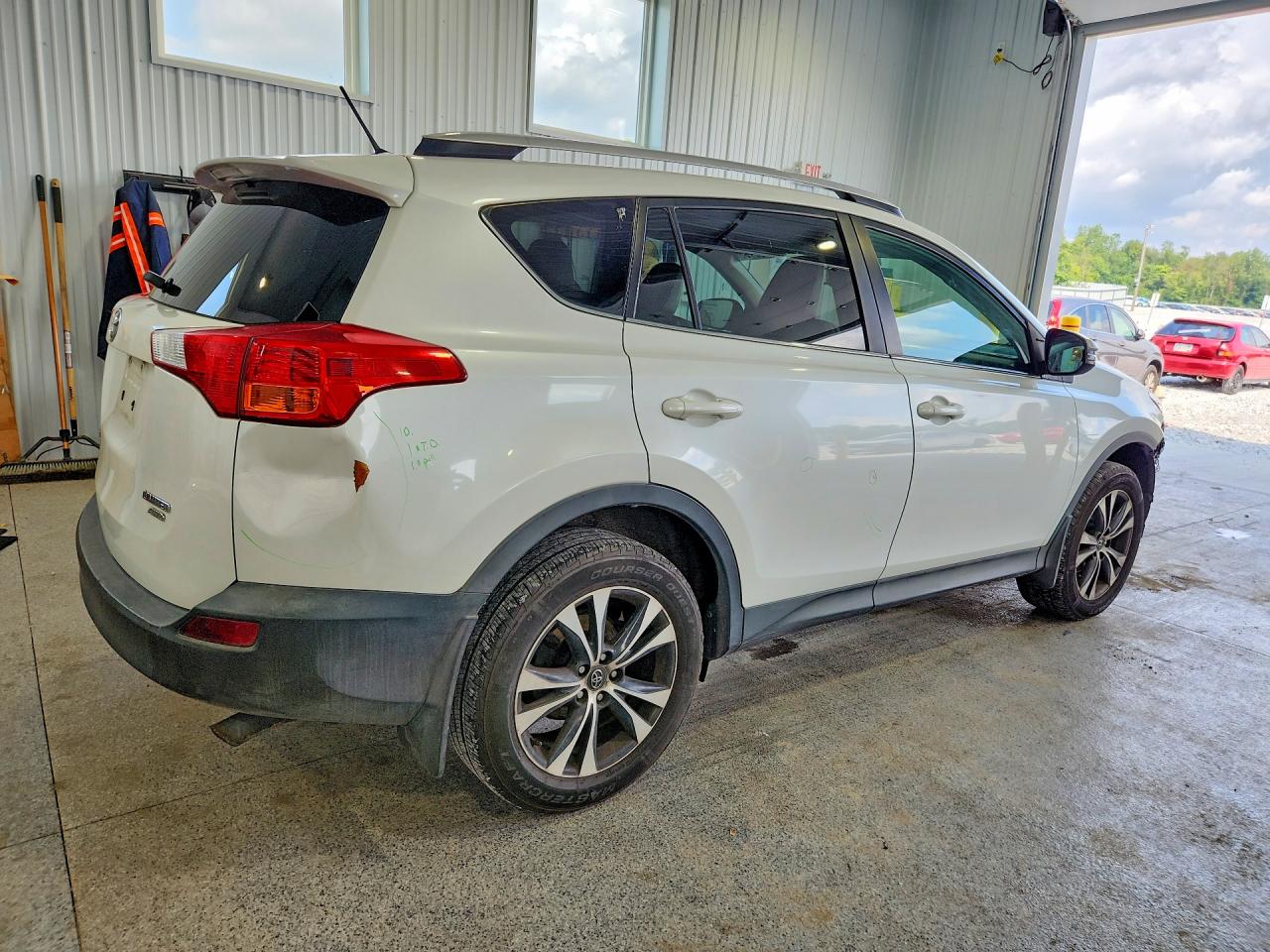 2015 TOYOTA RAV4 LIMITED — снимка 3