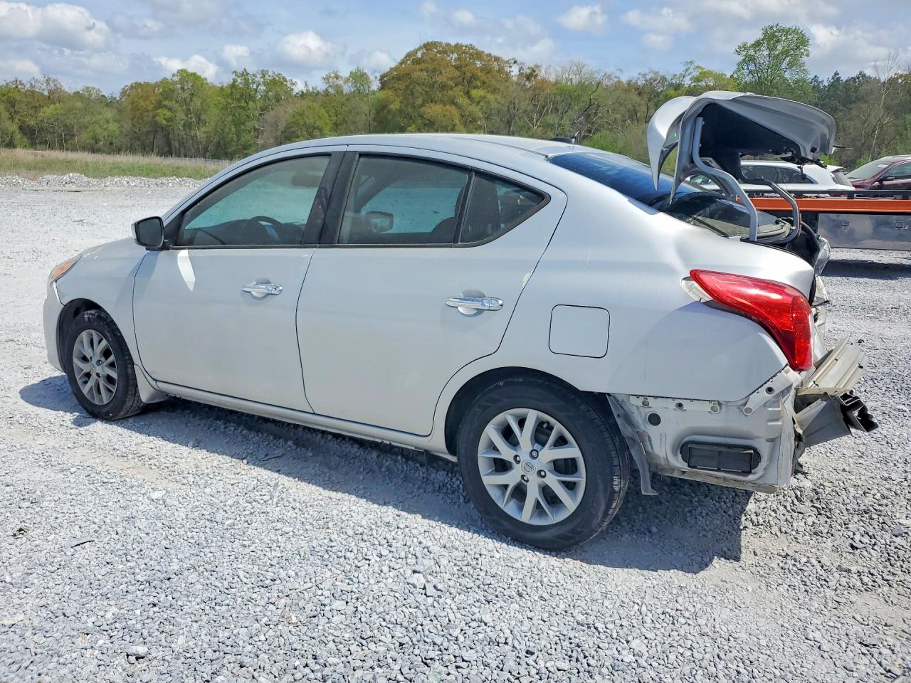 2017 NISSAN VERSA 1.6 S — снимка 2