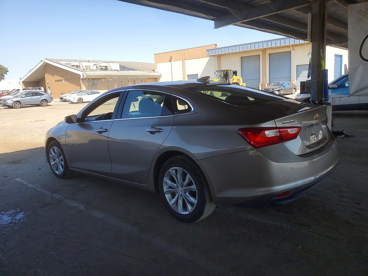 2024 CHEVROLET MALIBU LT — снимка 2