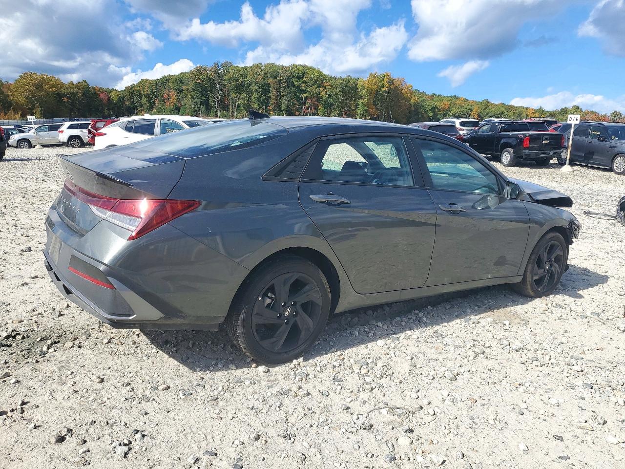 2026 HYUNDAI ELANTRA SEL SPORT — снимка 3