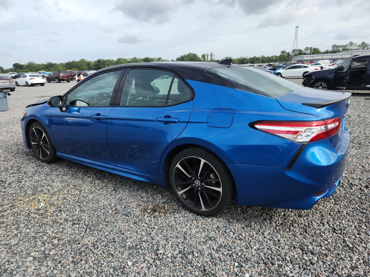 2020 TOYOTA CAMRY XSE — снимка 2