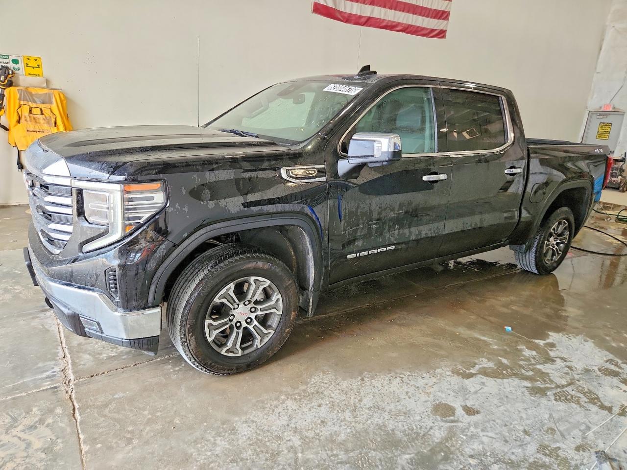 2025 GMC SIERRA K1500 SLT