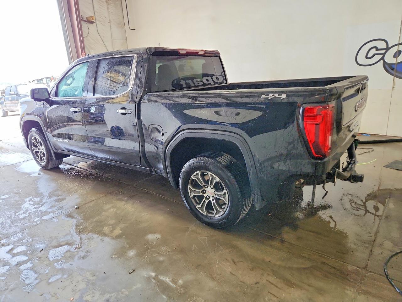 2025 GMC SIERRA K1500 SLT — снимка 2