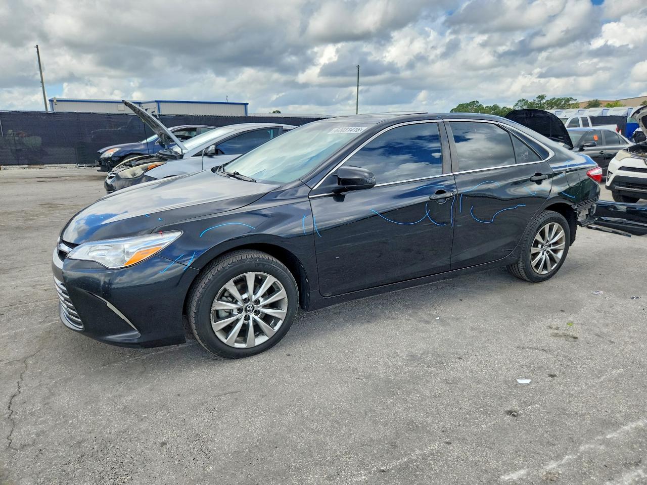 2016 TOYOTA CAMRY XLE