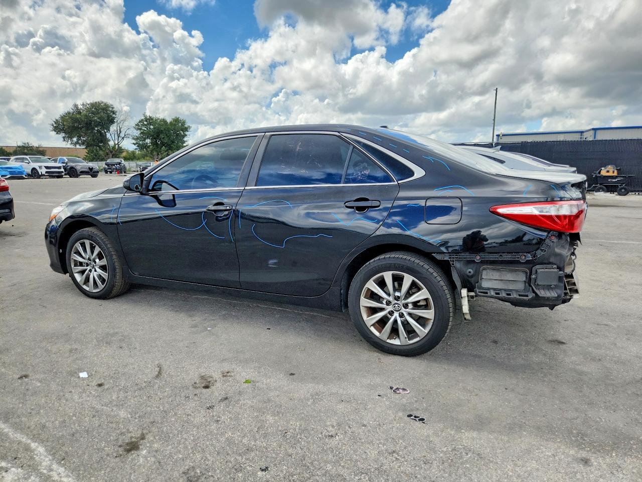 2016 TOYOTA CAMRY XLE — снимка 2