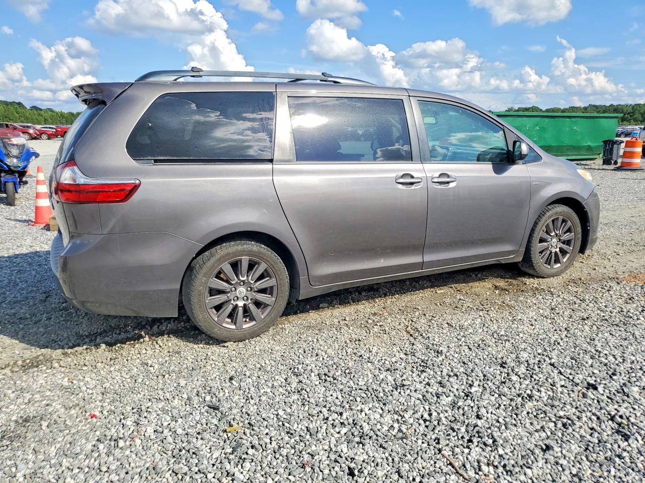 2016 TOYOTA SIENNA XLE PREMIUM 7-PASSENGER — снимка 3