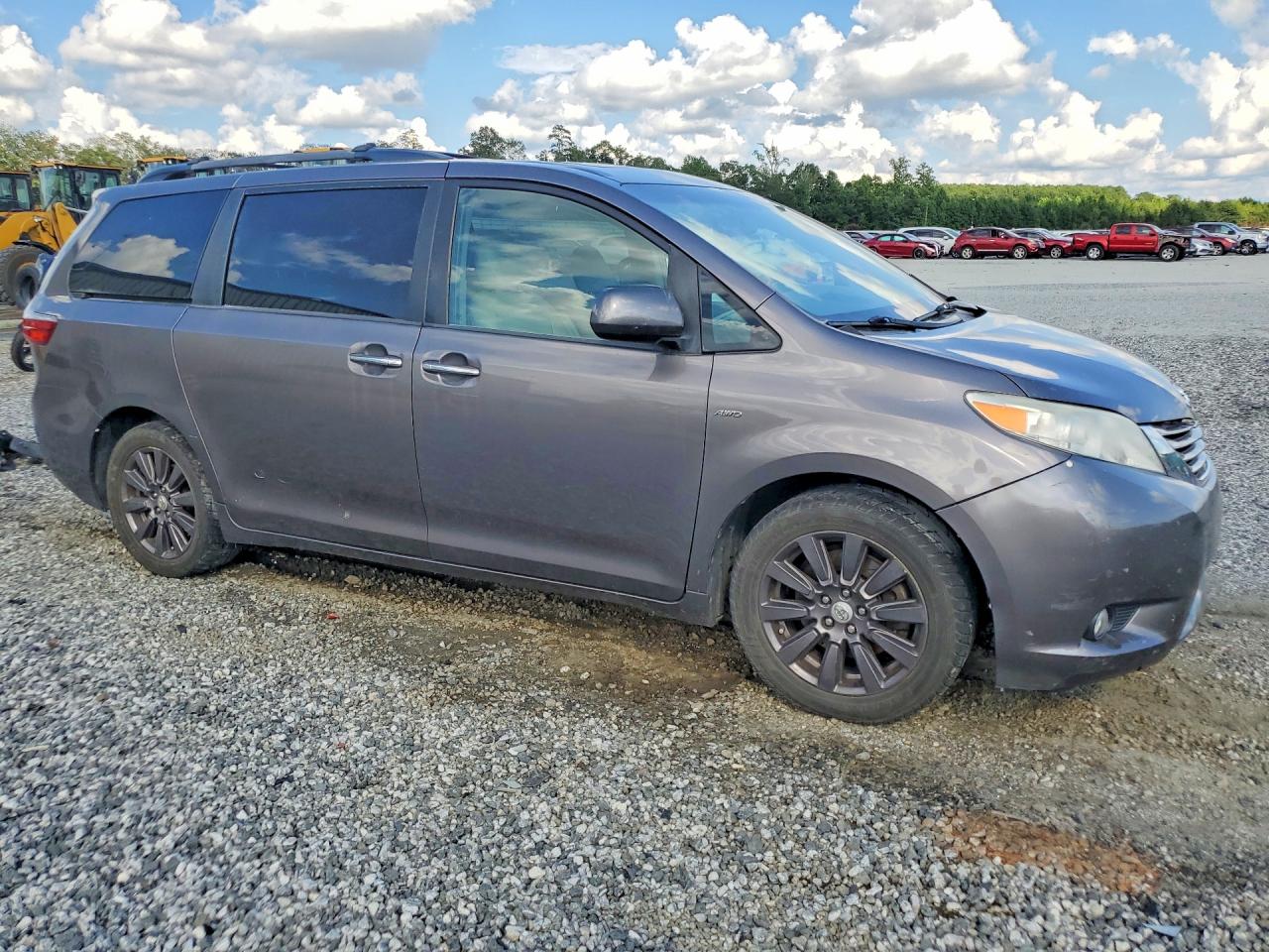 2016 TOYOTA SIENNA XLE PREMIUM 7-PASSENGER — снимка 4