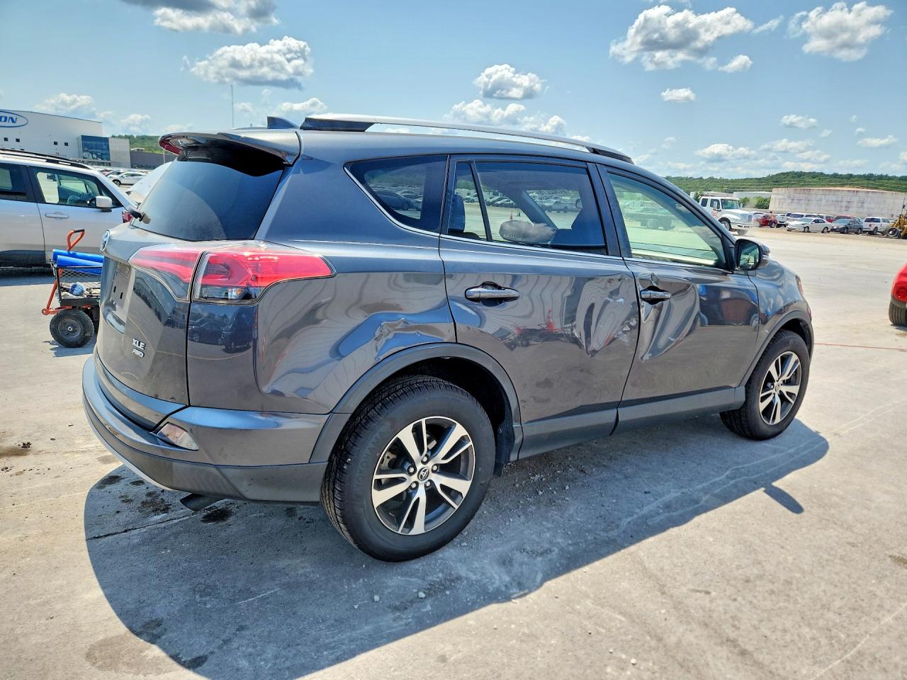 2018 TOYOTA RAV4 XLE — снимка 3