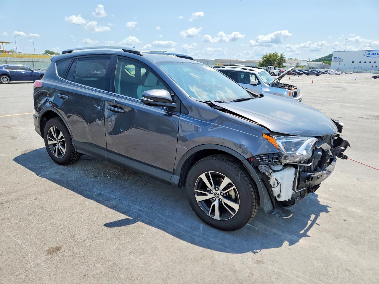 2018 TOYOTA RAV4 XLE — снимка 4