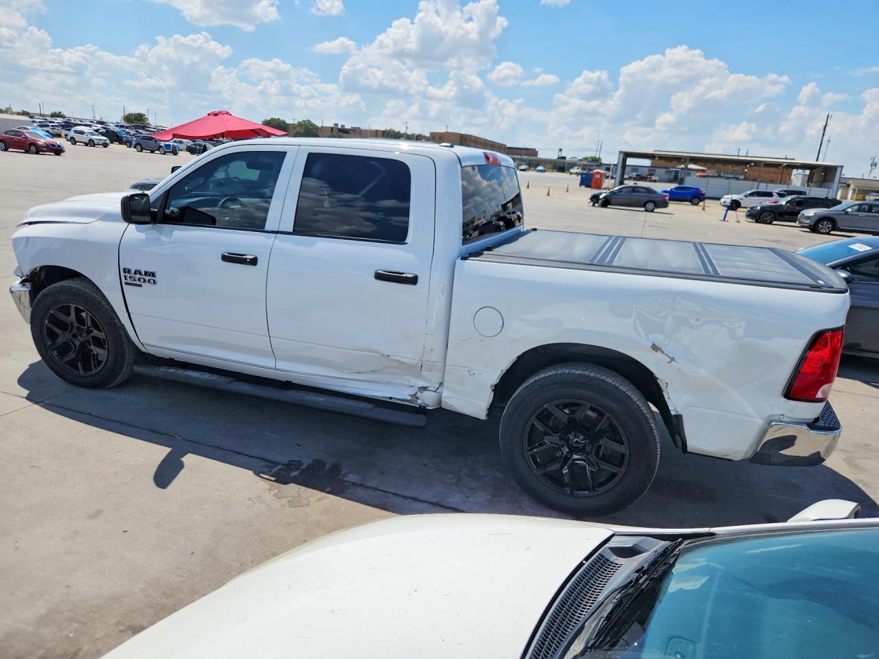 2022 RAM 1500 CLASSIC SLT — снимка 2