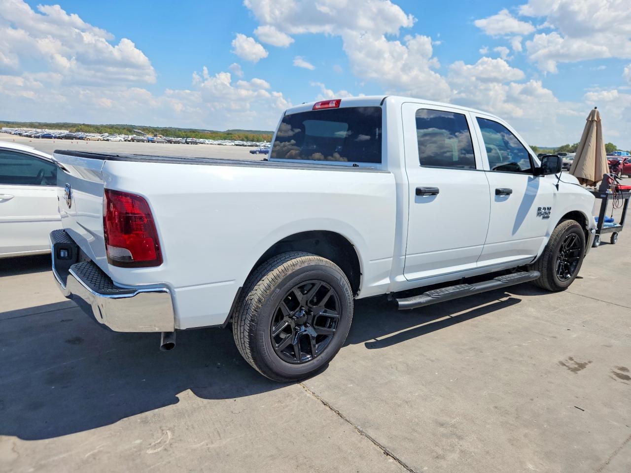 2022 RAM 1500 CLASSIC SLT — снимка 3