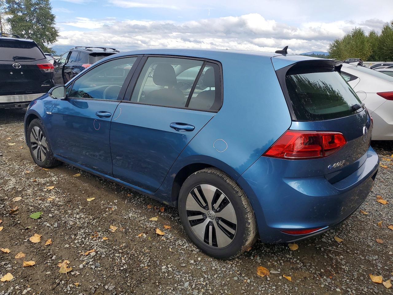 2016 VOLKSWAGEN E-GOLF SE — снимка 2