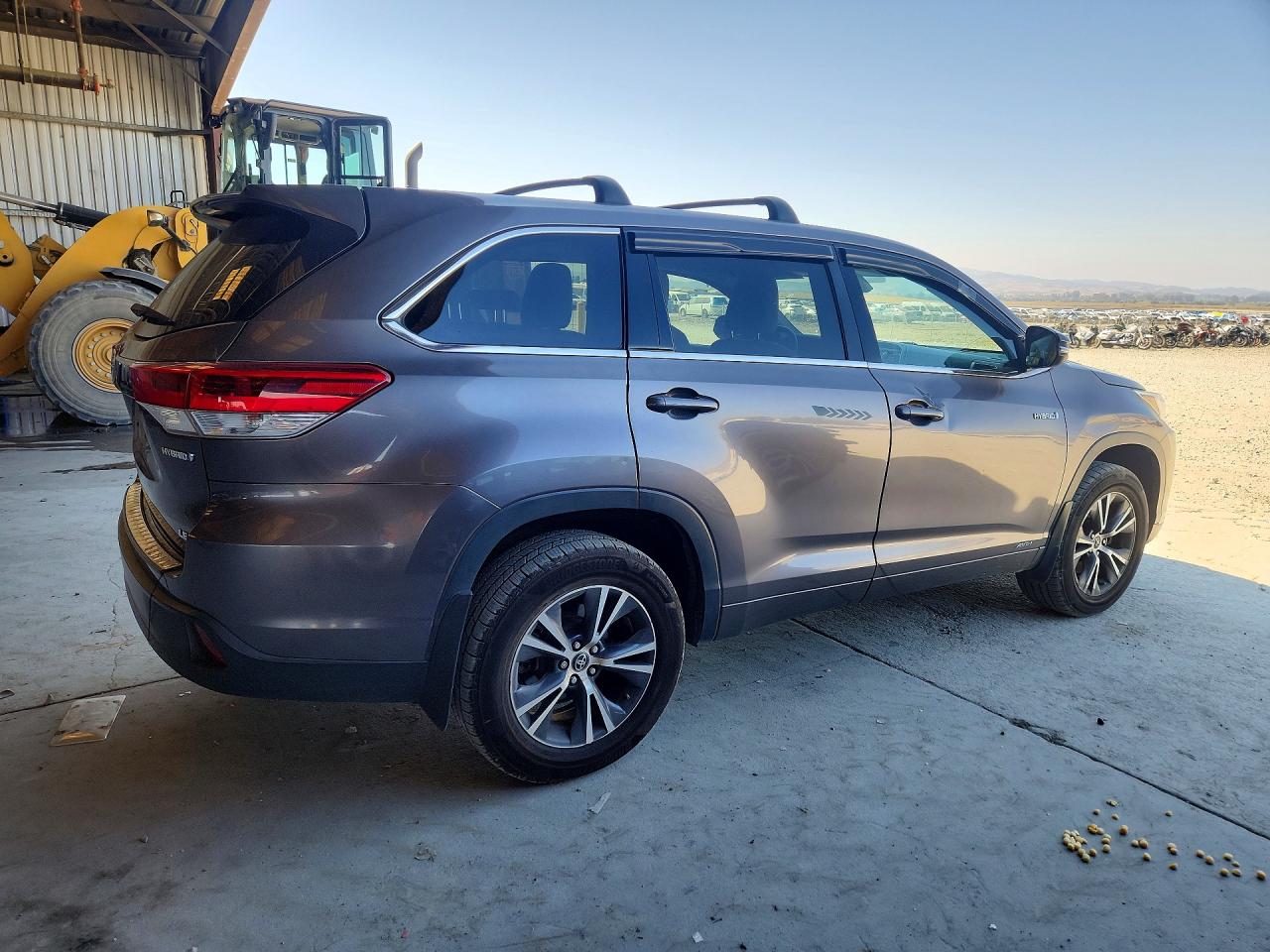 2017 TOYOTA HIGHLANDER HYBRID LE — снимка 3