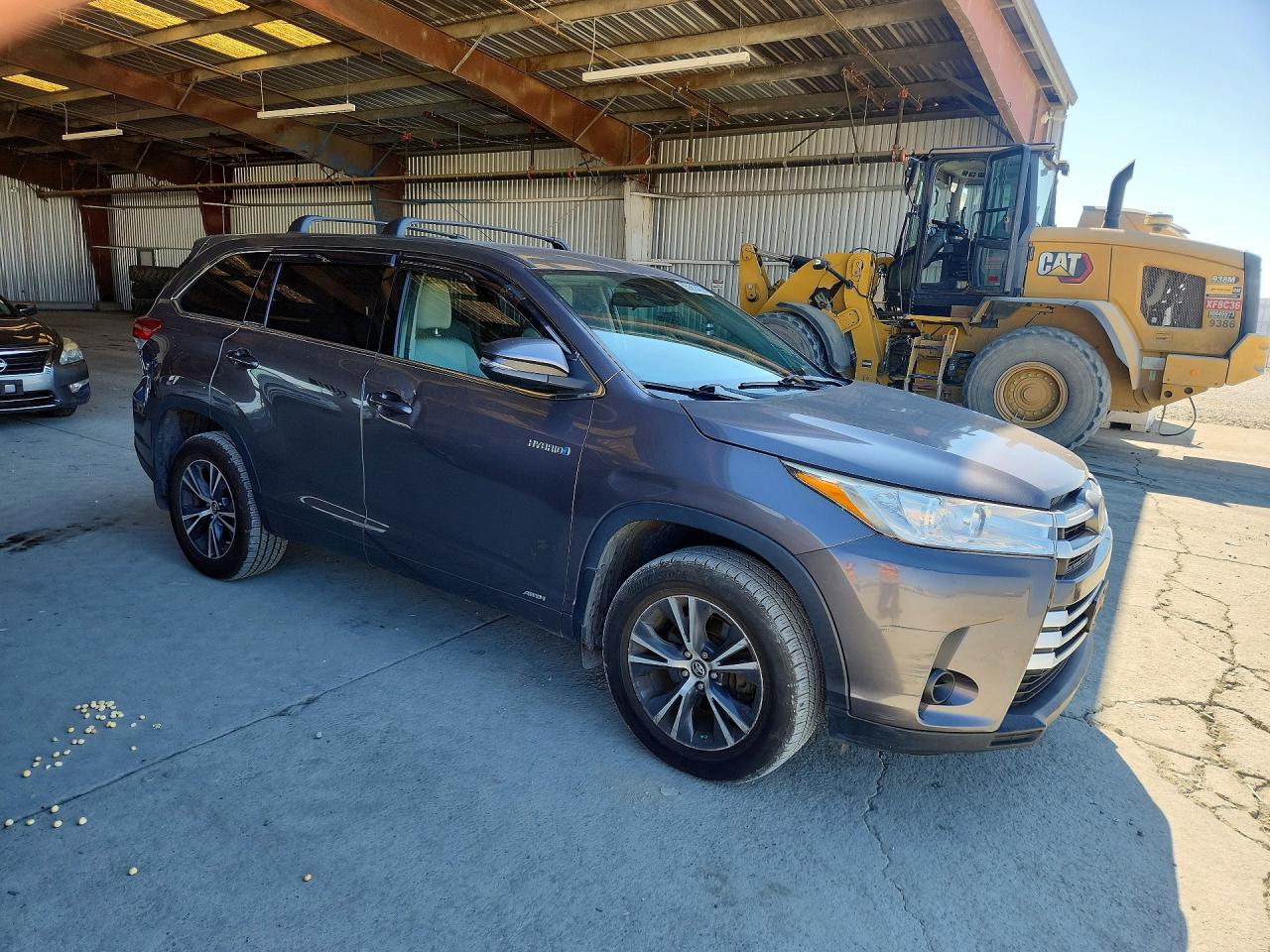 2017 TOYOTA HIGHLANDER HYBRID LE — снимка 4