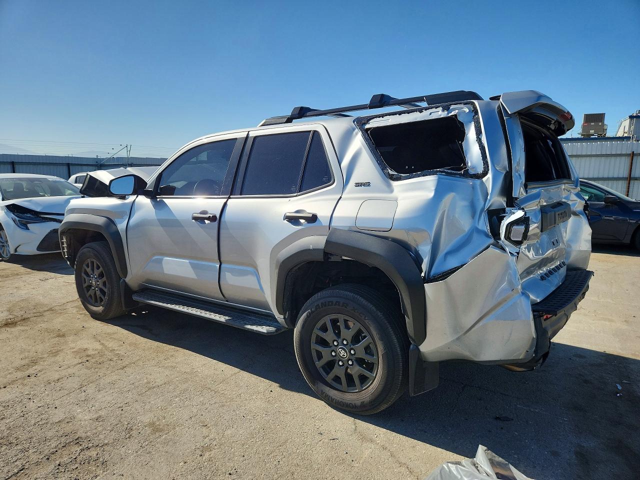 2025 TOYOTA 4RUNNER SR5 — снимка 2