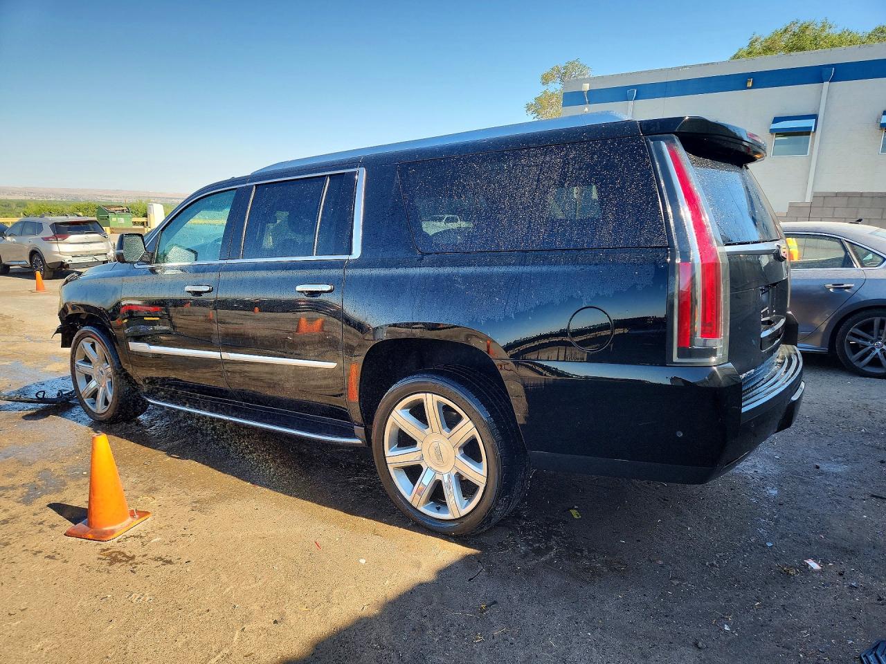 2019 CADILLAC ESCALADE ESV LUXURY — снимка 2