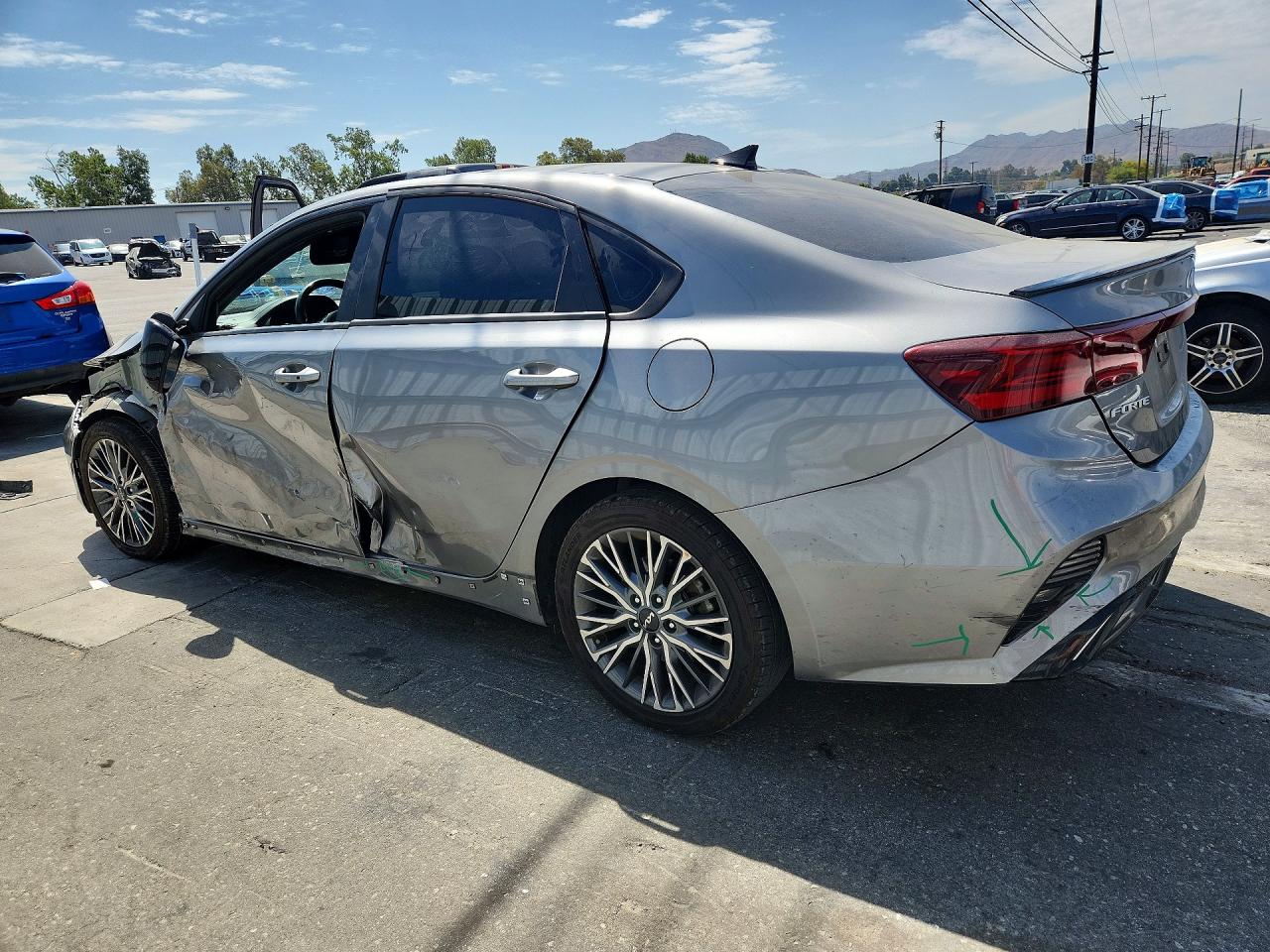 2022 KIA FORTE GT LINE — снимка 2