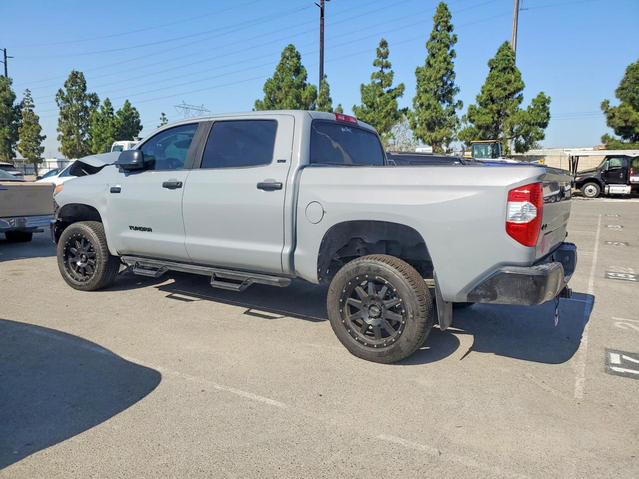 2019 TOYOTA TUNDRA SR5 — снимка 2