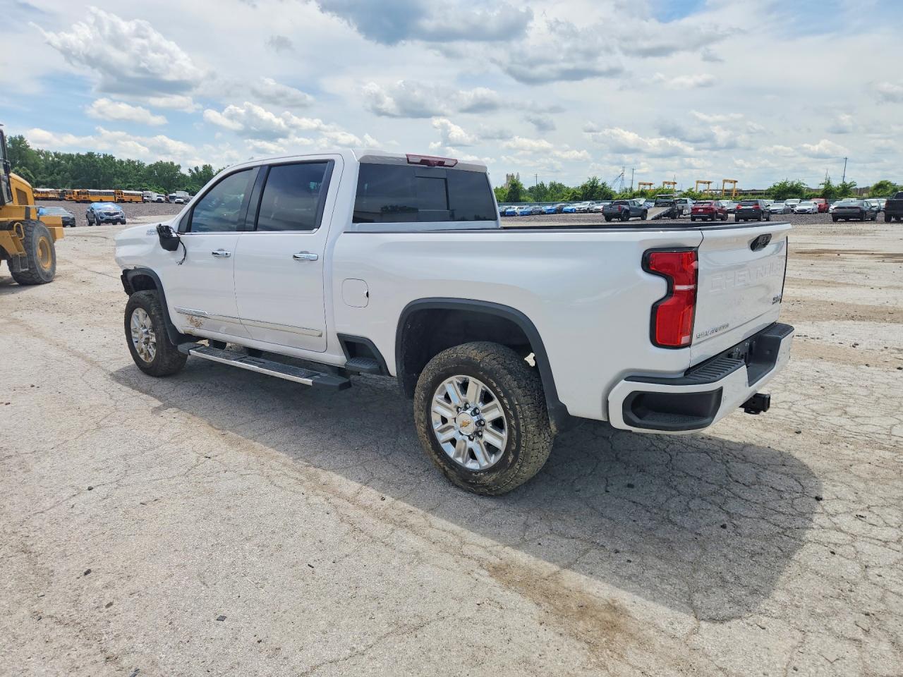 2025 CHEVROLET SILVERADO K2500 HIGH COUNTRY — снимка 2