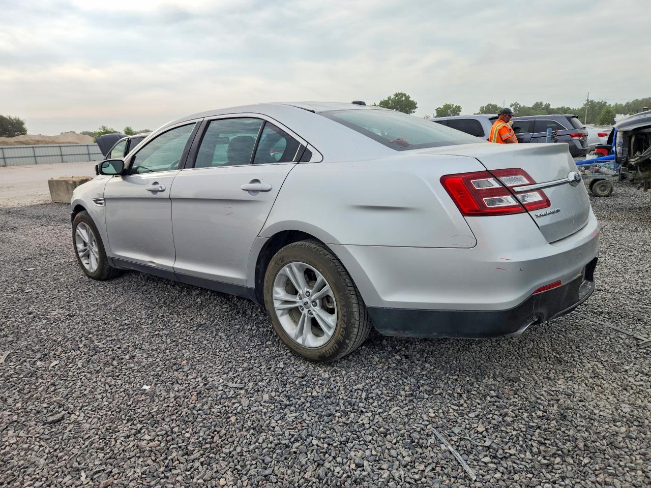 2016 FORD TAURUS SEL — снимка 2