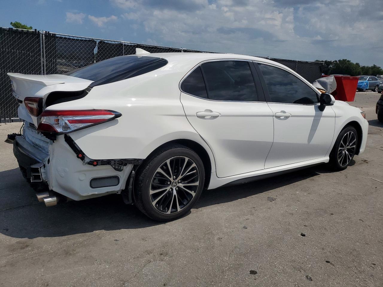 2020 TOYOTA CAMRY SE — снимка 3