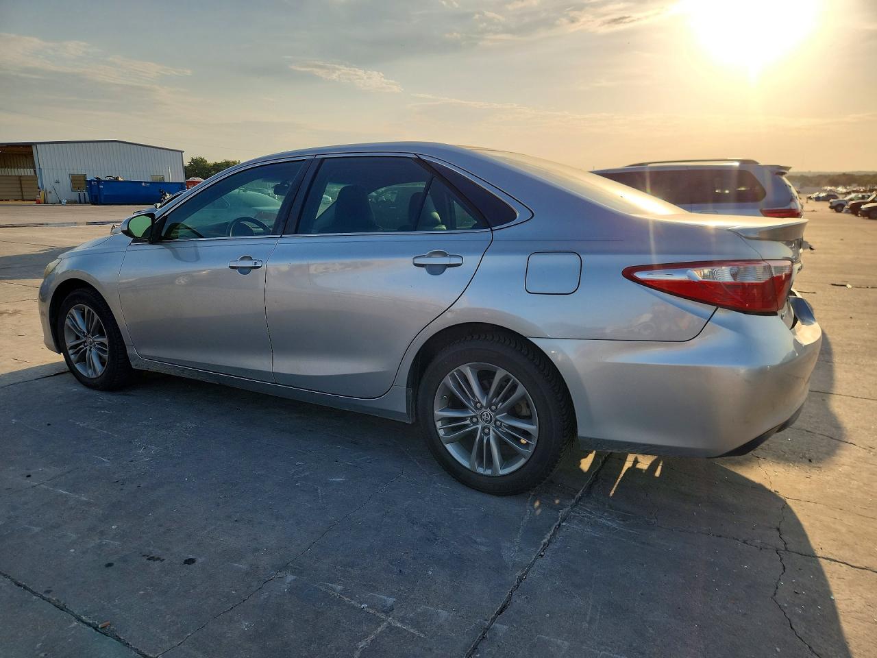 2015 TOYOTA CAMRY SE — снимка 2