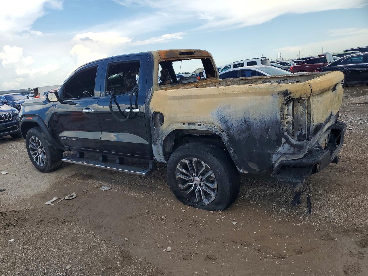 2025 GMC CANYON DENALI — снимка 2