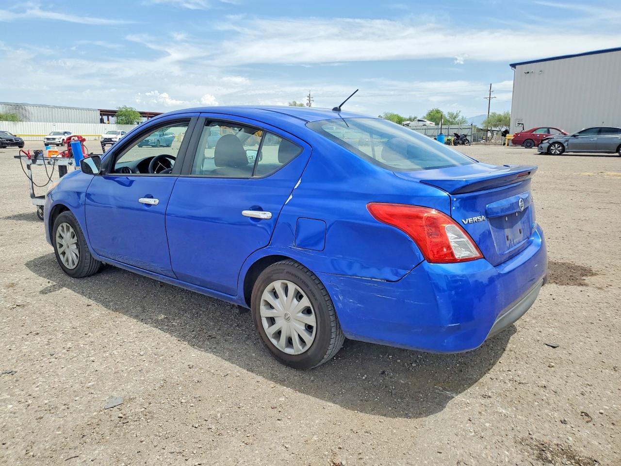 2015 NISSAN VERSA 1.6 SV — снимка 2