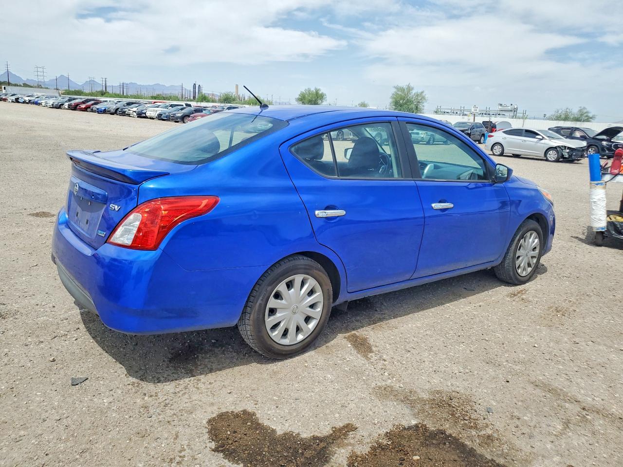 2015 NISSAN VERSA 1.6 SV — снимка 3
