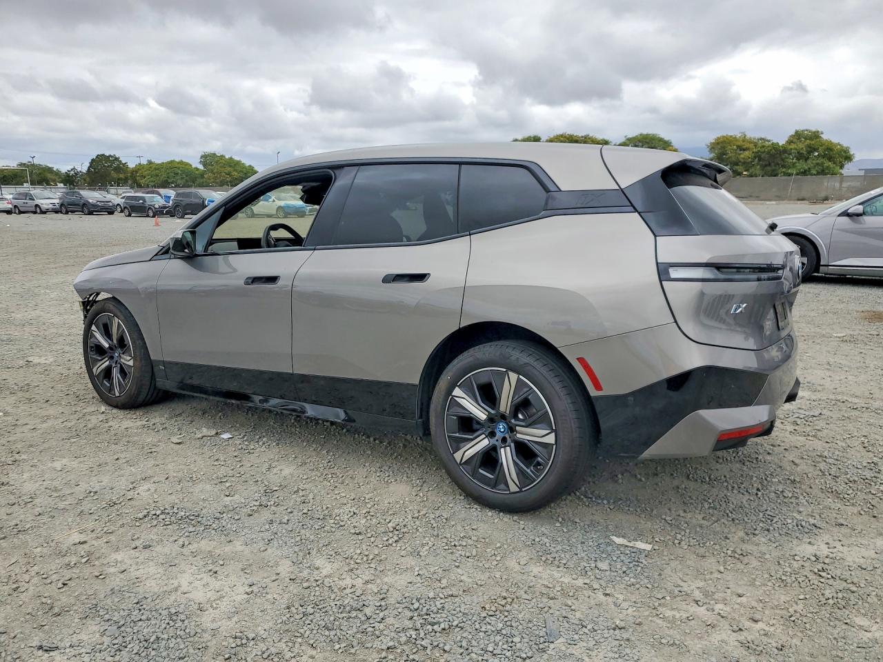 2025 BMW IX XDRIVE50 — снимка 2