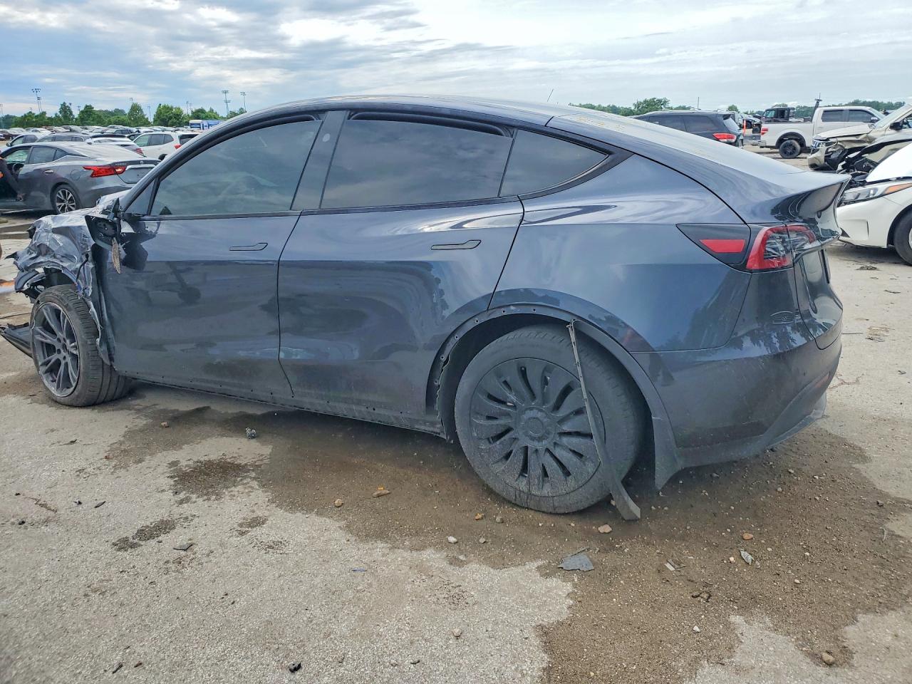 2024 TESLA MODEL Y — снимка 2