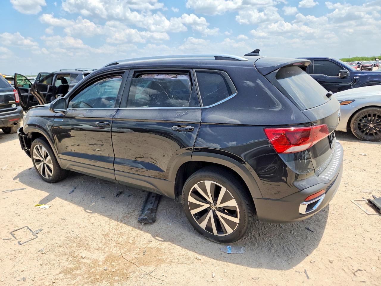 2024 VOLKSWAGEN TAOS SE — снимка 2