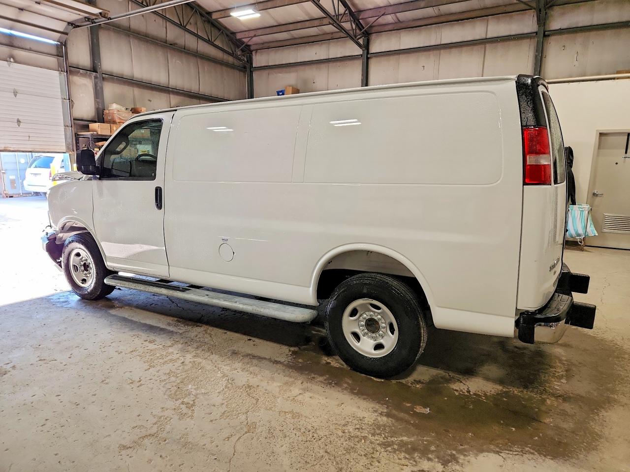 2025 GMC SAVANA — снимка 2