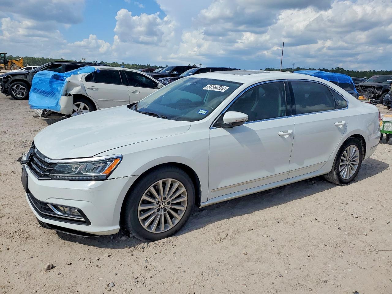 2017 VOLKSWAGEN PASSAT SE
