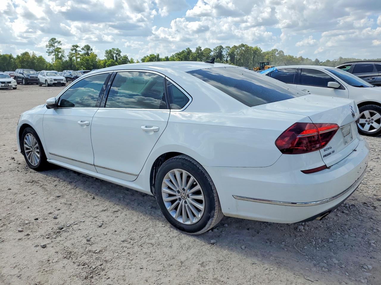 2017 VOLKSWAGEN PASSAT SE — снимка 2
