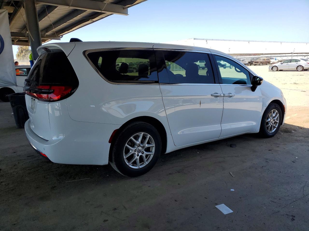 2025 CHRYSLER PACIFICA SELECT — снимка 3