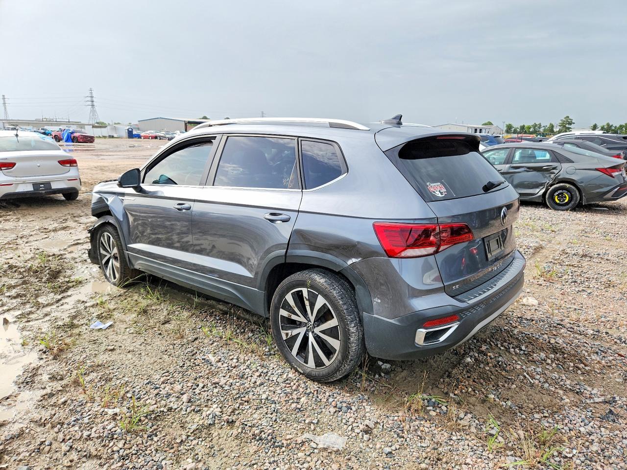 2022 VOLKSWAGEN TAOS SE — снимка 2
