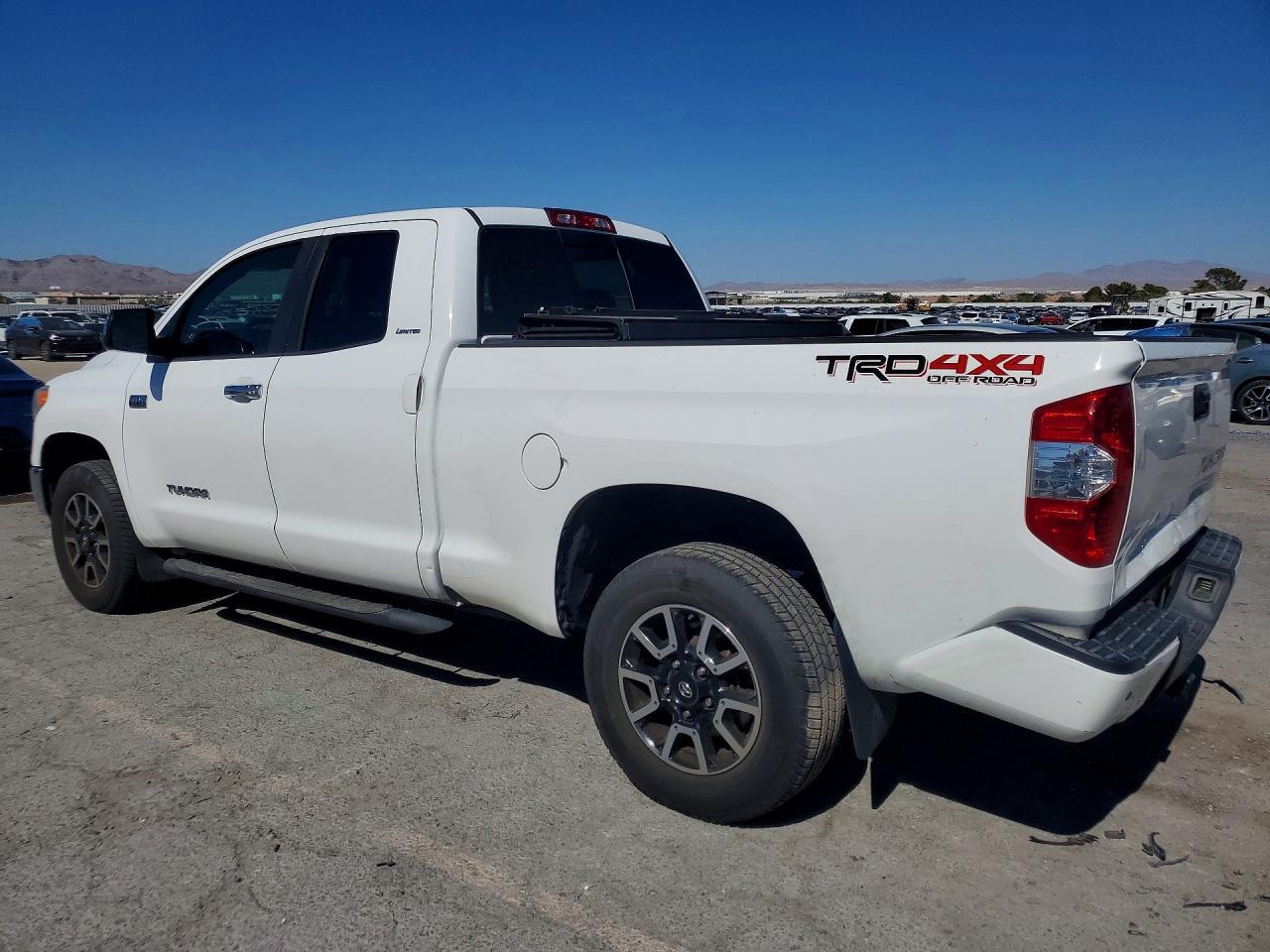 2017 TOYOTA TUNDRA DOUBLE CAB LIMITED — снимка 2