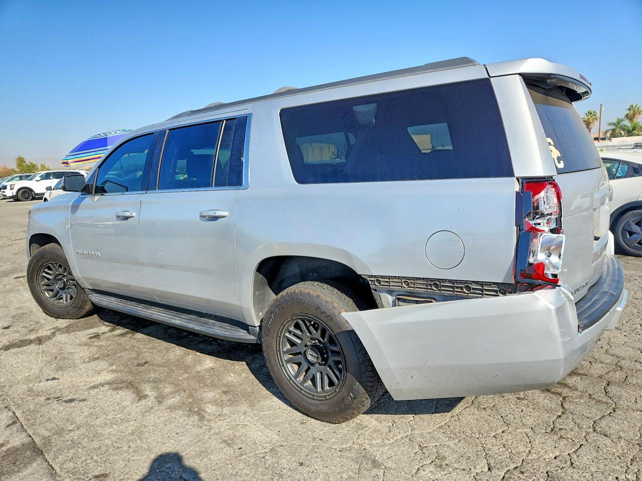 2019 CHEVROLET SUBURBAN K1500 LT — снимка 2
