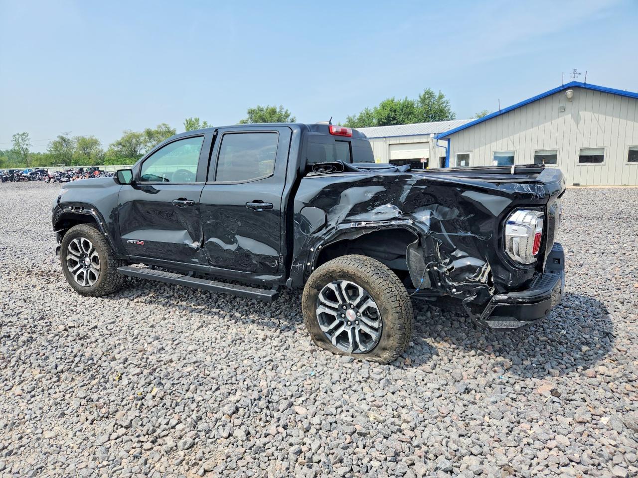 2024 GMC CANYON AT4 — снимка 2