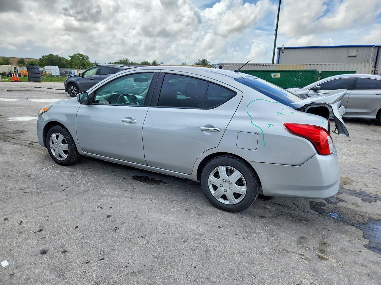 2019 NISSAN VERSA SV — снимка 2