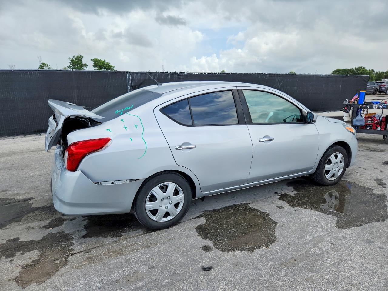 2019 NISSAN VERSA SV — снимка 3